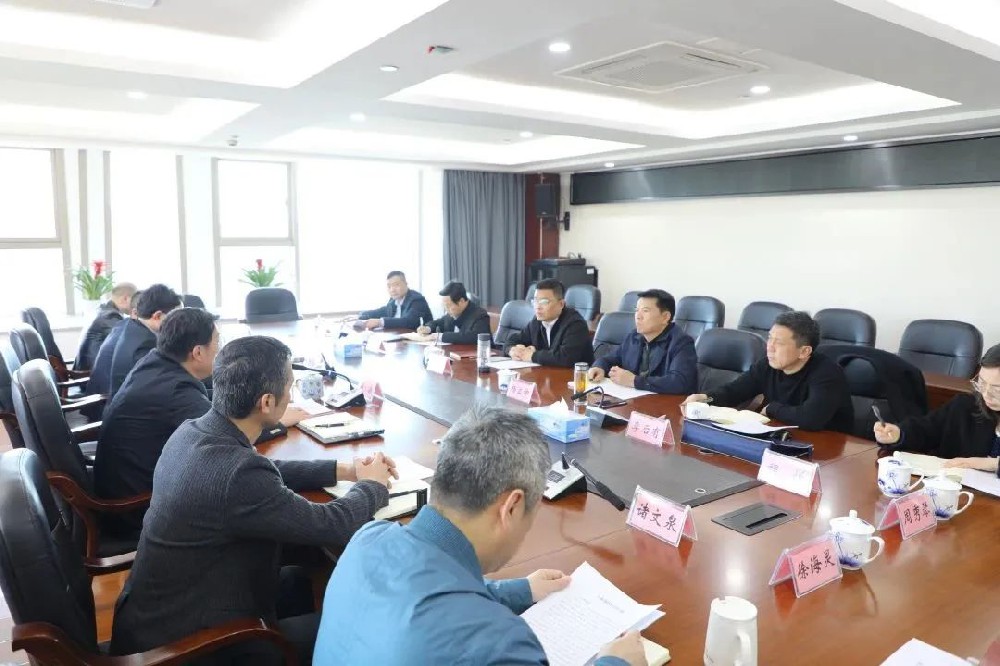 市国资委党委书记邓跃跃率队到黑料社
开展工作调研