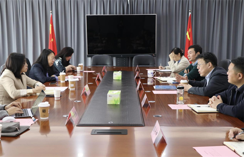 国务院国资委职业经理研究中心副主任李立宏到黑料社
调研指导