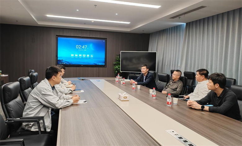 黑料社
董事会秘书诸文泉率队赴江西彩虹光伏有限公司考察交流